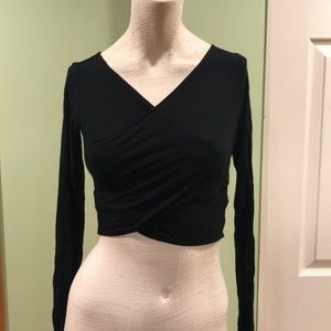 Long sleeve black crop top
